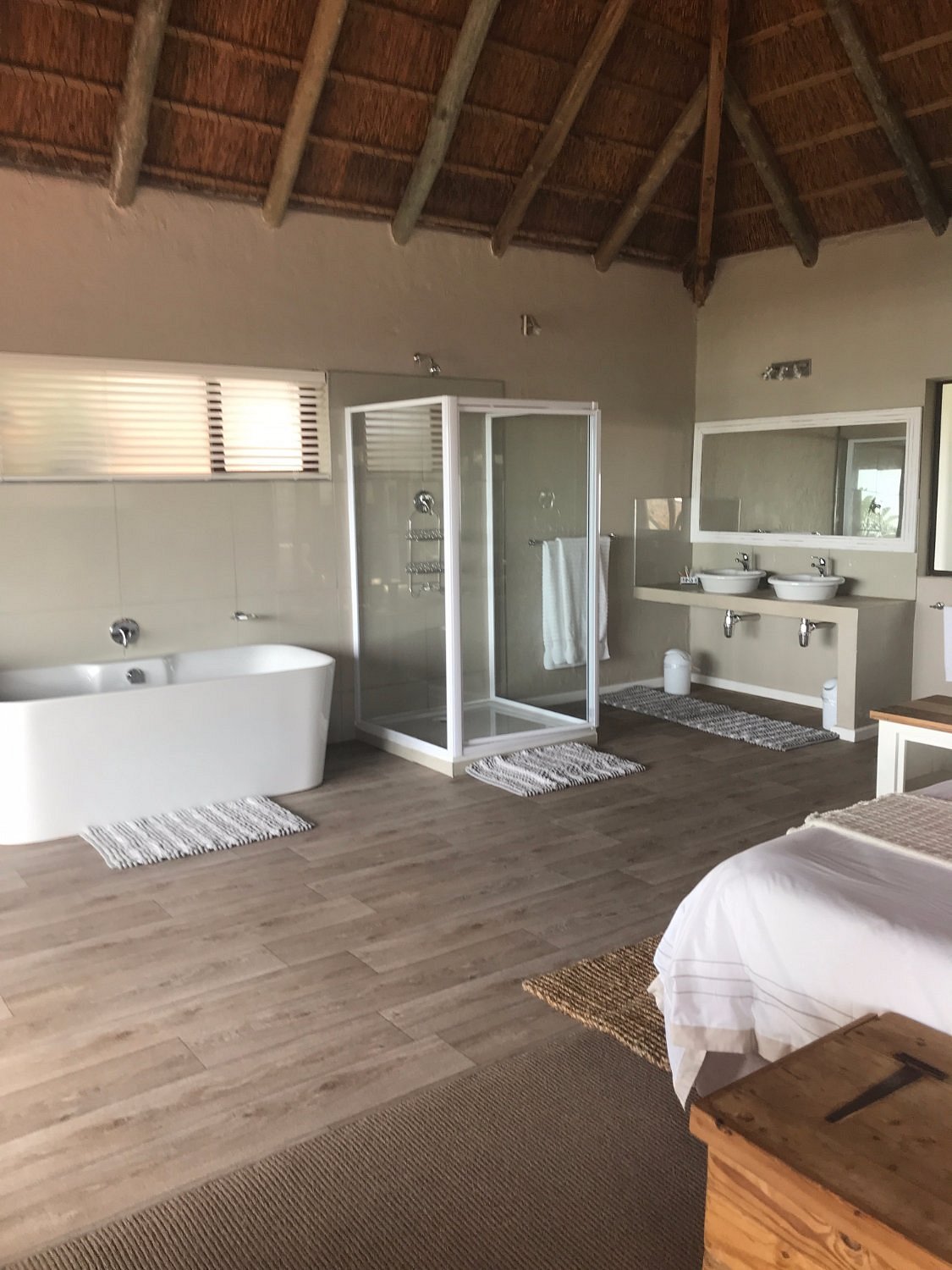 Crawfords Beach Lodge thumbnail 1